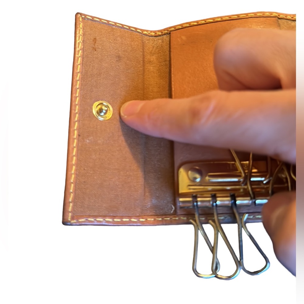 Alviero Martini Geo Classic Key Holder - Picture 6 of 8